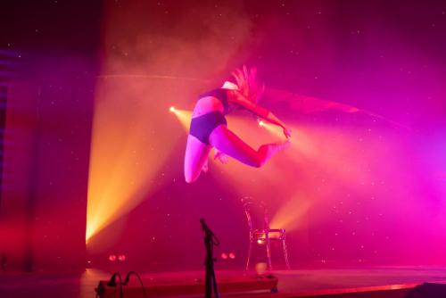 AVR DANCEContemporary Dance Classes Blackpool, Thornton, Bispham, Poulton-le-Fylde, Layton Born 2 Perform